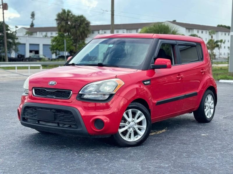 Horizontal photograph of a 2013KiaSoulWagon 4D