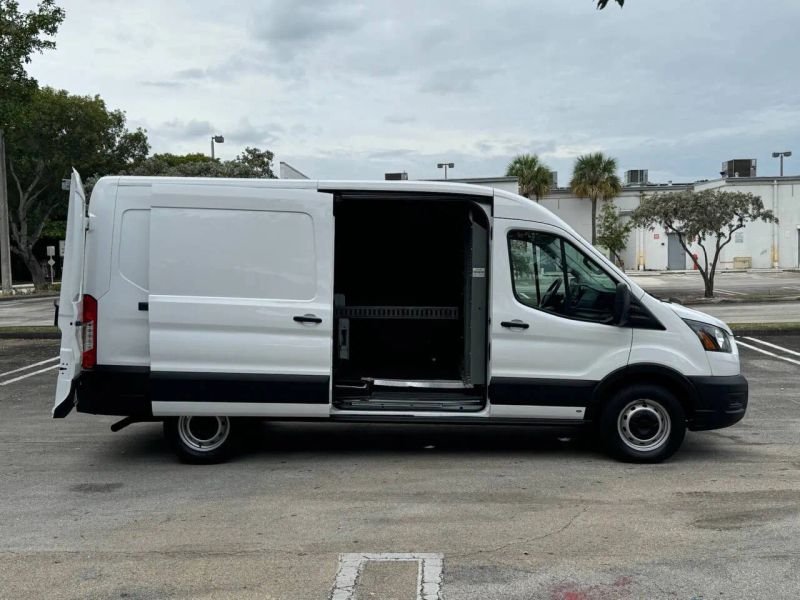 2021FordTransit 250 Cargo VanMedium Roof w/LWB Van 3D