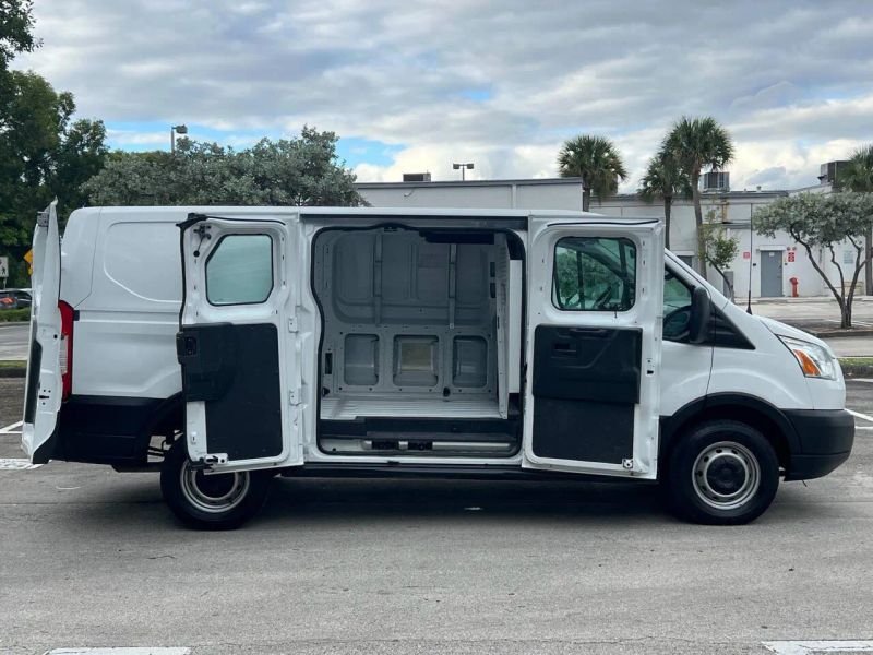 2016FordTransit 250 VanLow Roof w/60/40 Side Door w/RWB Van 3D