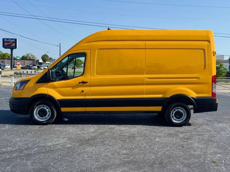 Horizontal photograph of a 2019FordTransit 250 VanExtended Length High Roof w/Sliding Side Door w/LWB Van 3D