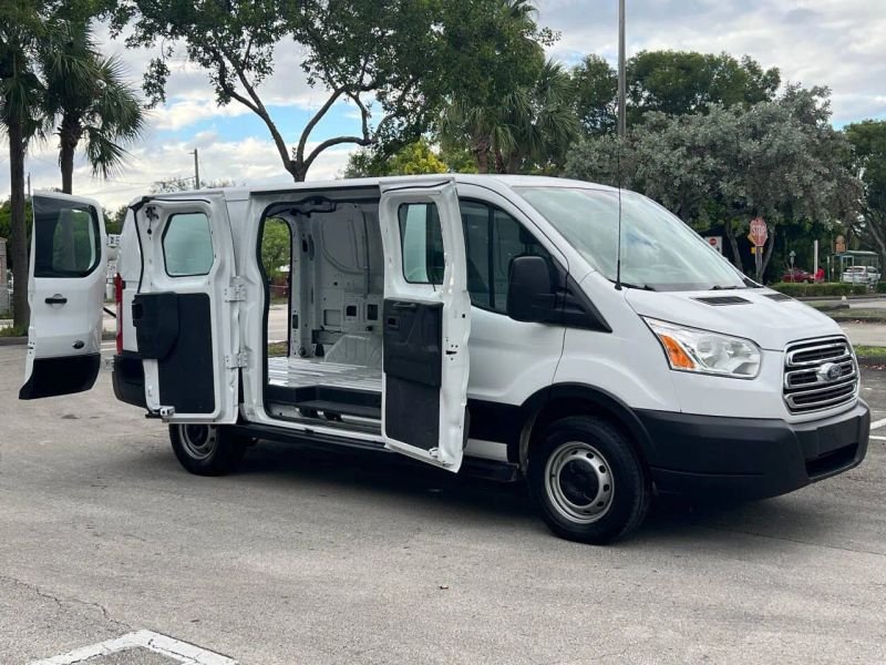 2016FordTransit 250 VanLow Roof w/60/40 Side Door w/RWB Van 3D