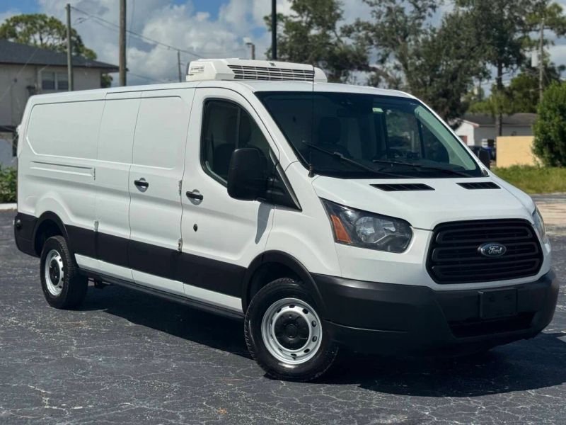 Horizontal photograph of a 2019FordTransit 250 VanLow Roof w/60/40 Side Door w/LWB Van 3D
