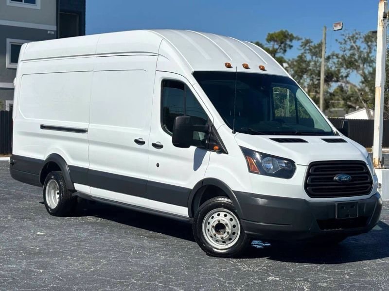 Horizontal photograph of a 2018FordTransit 350 HD VanExtended Length High Roof w/Sliding Side Door w/10 360-lb GVWR Van 3D