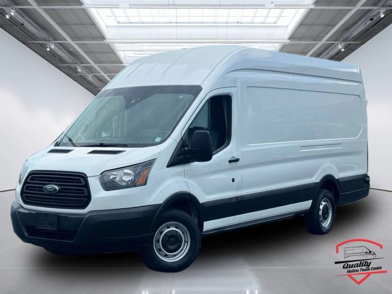 Horizontal photograph of a 2018FordTransit 350 VanExtended Length High Roof w/Sliding Side Door Van 3D