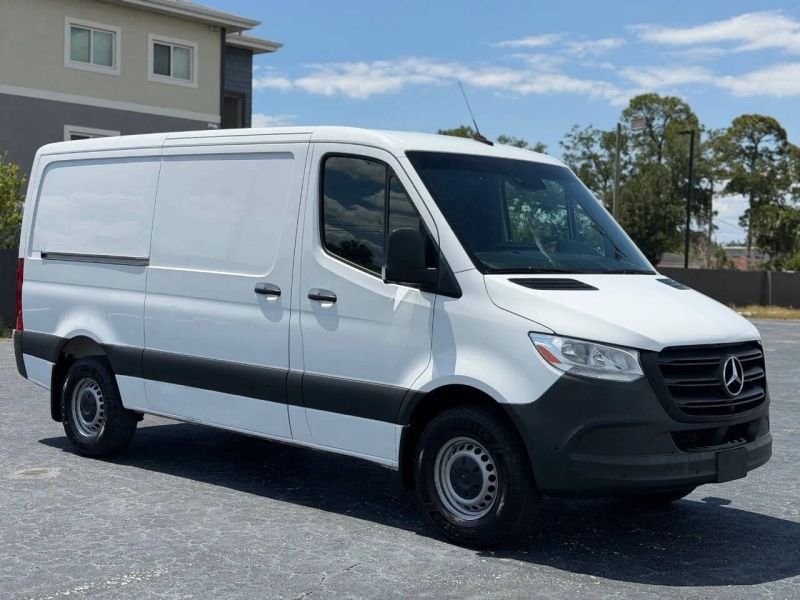 2022 Mercedes-Benz Sprinter's photo